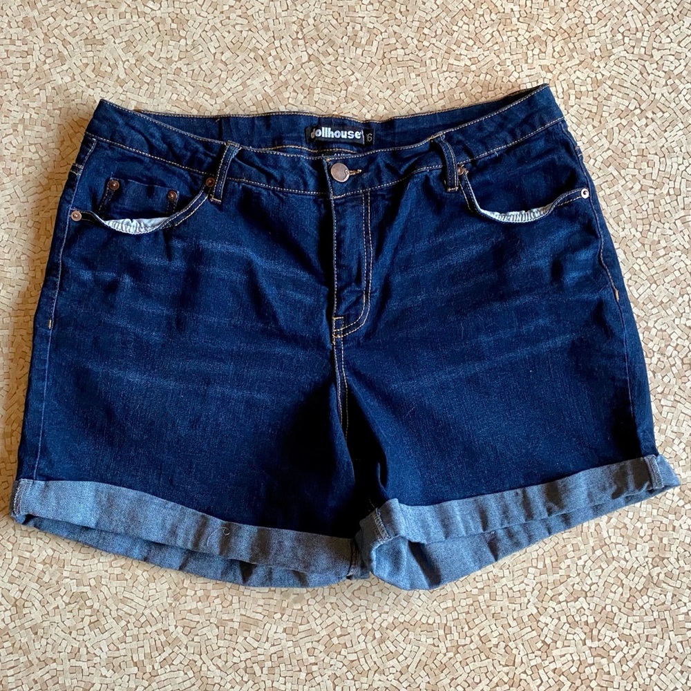 DOLLHOUSE shorts plus sz 16 stretchy